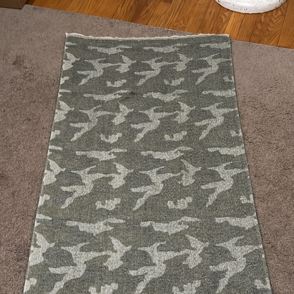 Large 77x28 Scarf/Wrap-Subtle Abstract Camo-Green/Gray-Raw Edge Fringe-Polyester - Picture 6 of 14